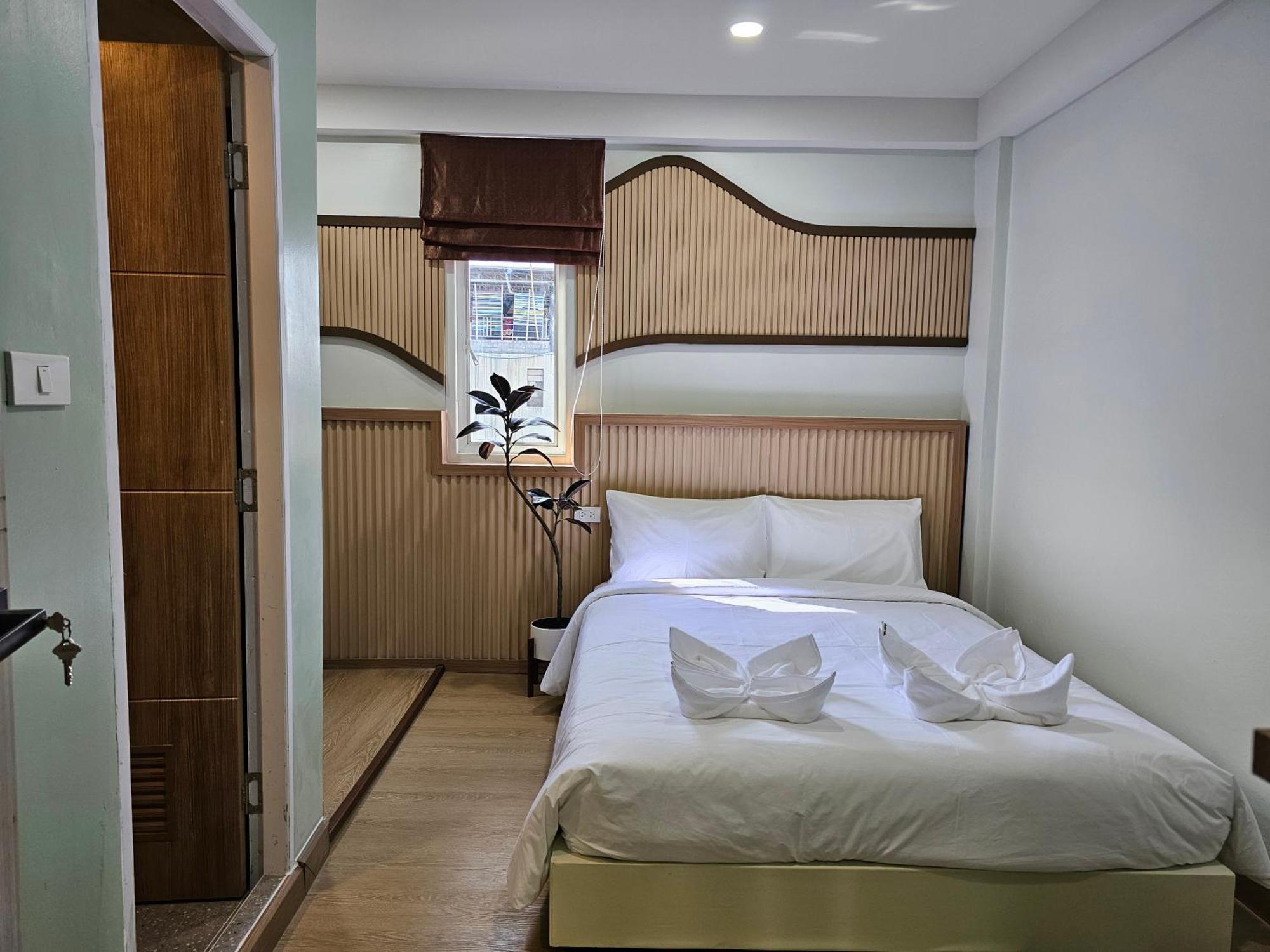 Lub Nai Hostel Patong Room photo