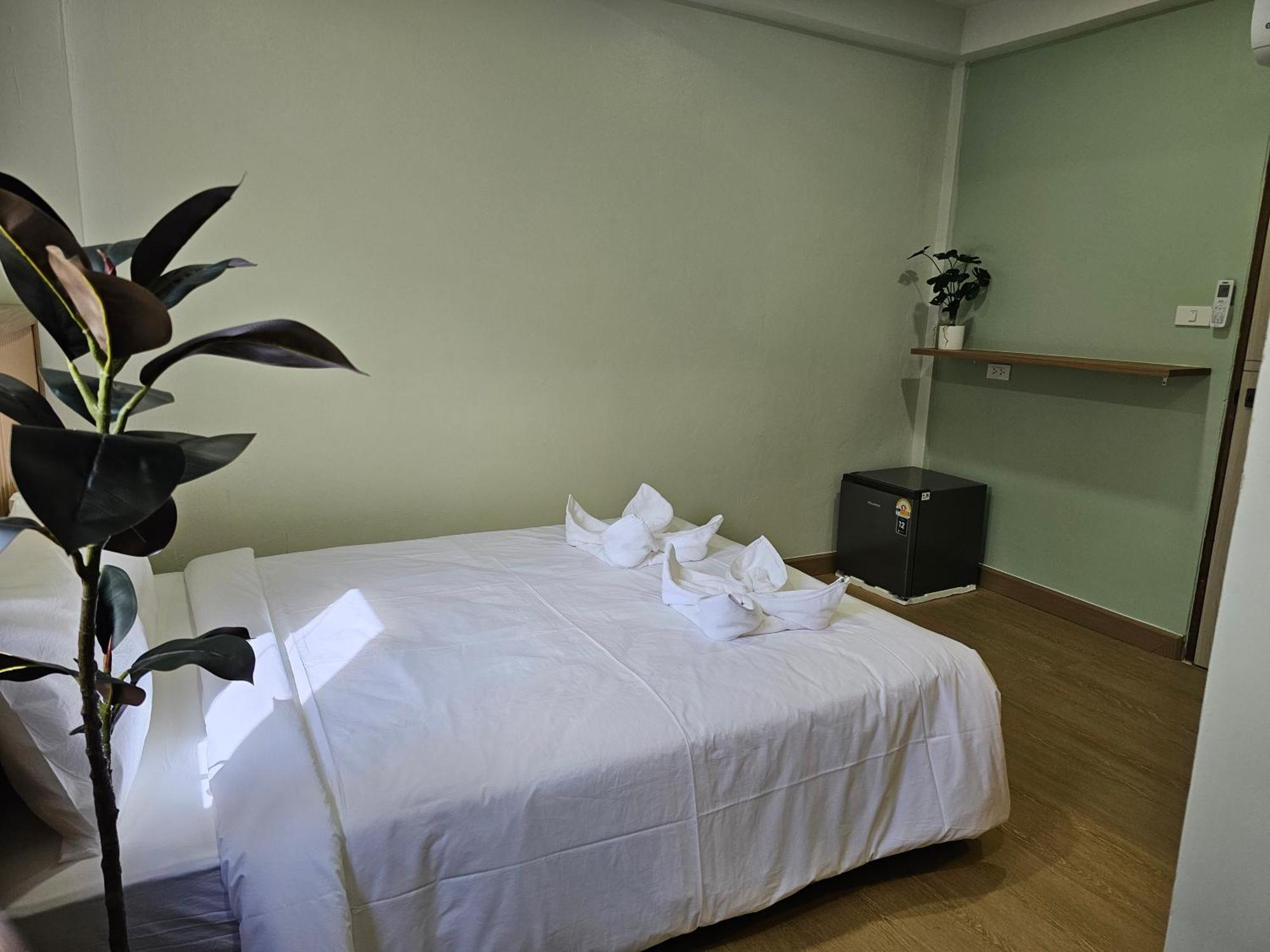 Lub Nai Hostel Patong Room photo
