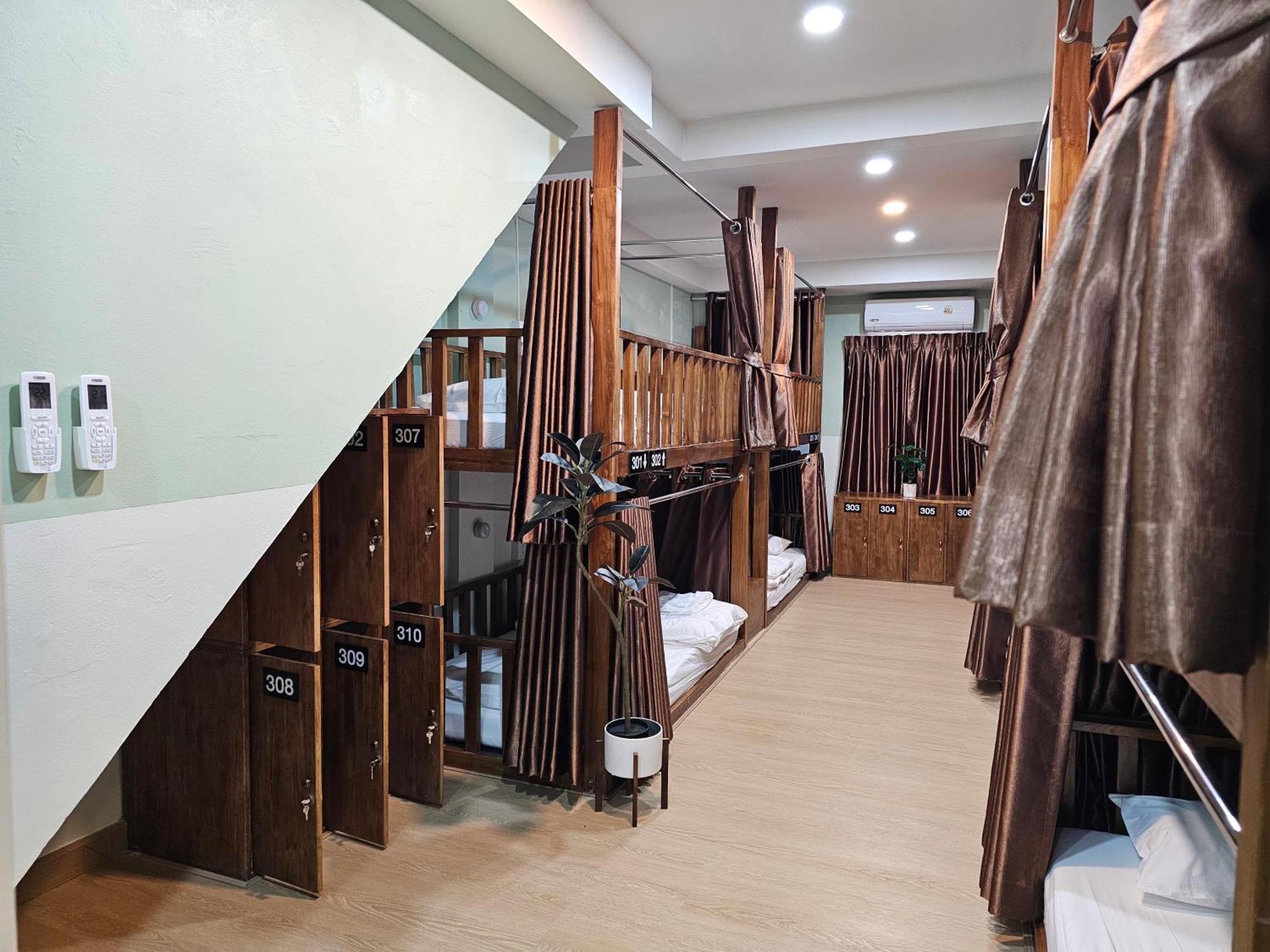 Lub Nai Hostel Patong Room photo