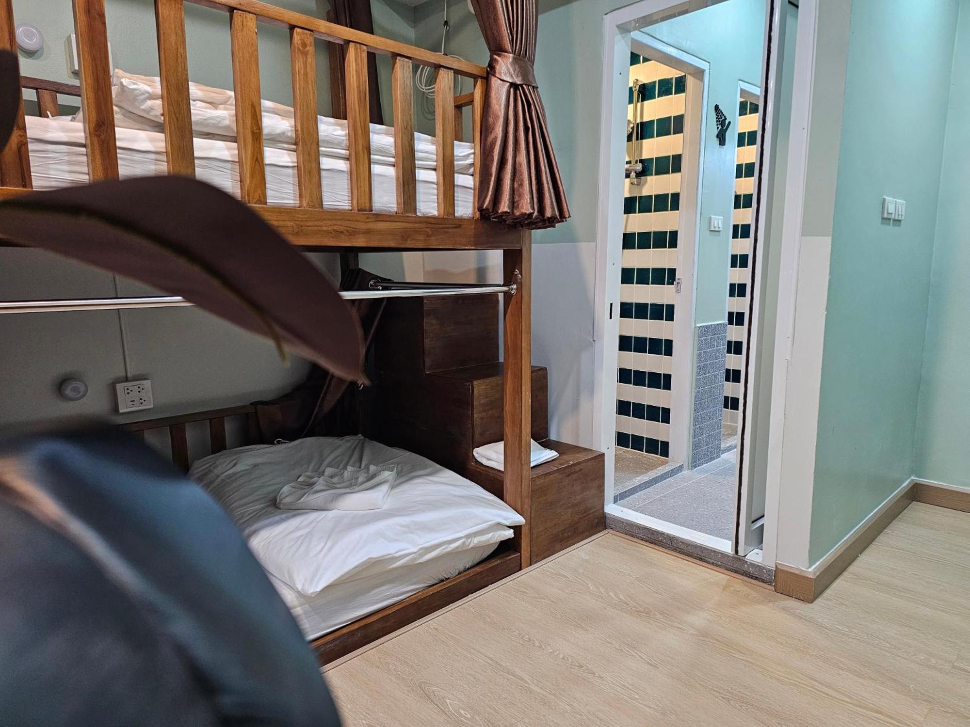 Lub Nai Hostel Patong Room photo