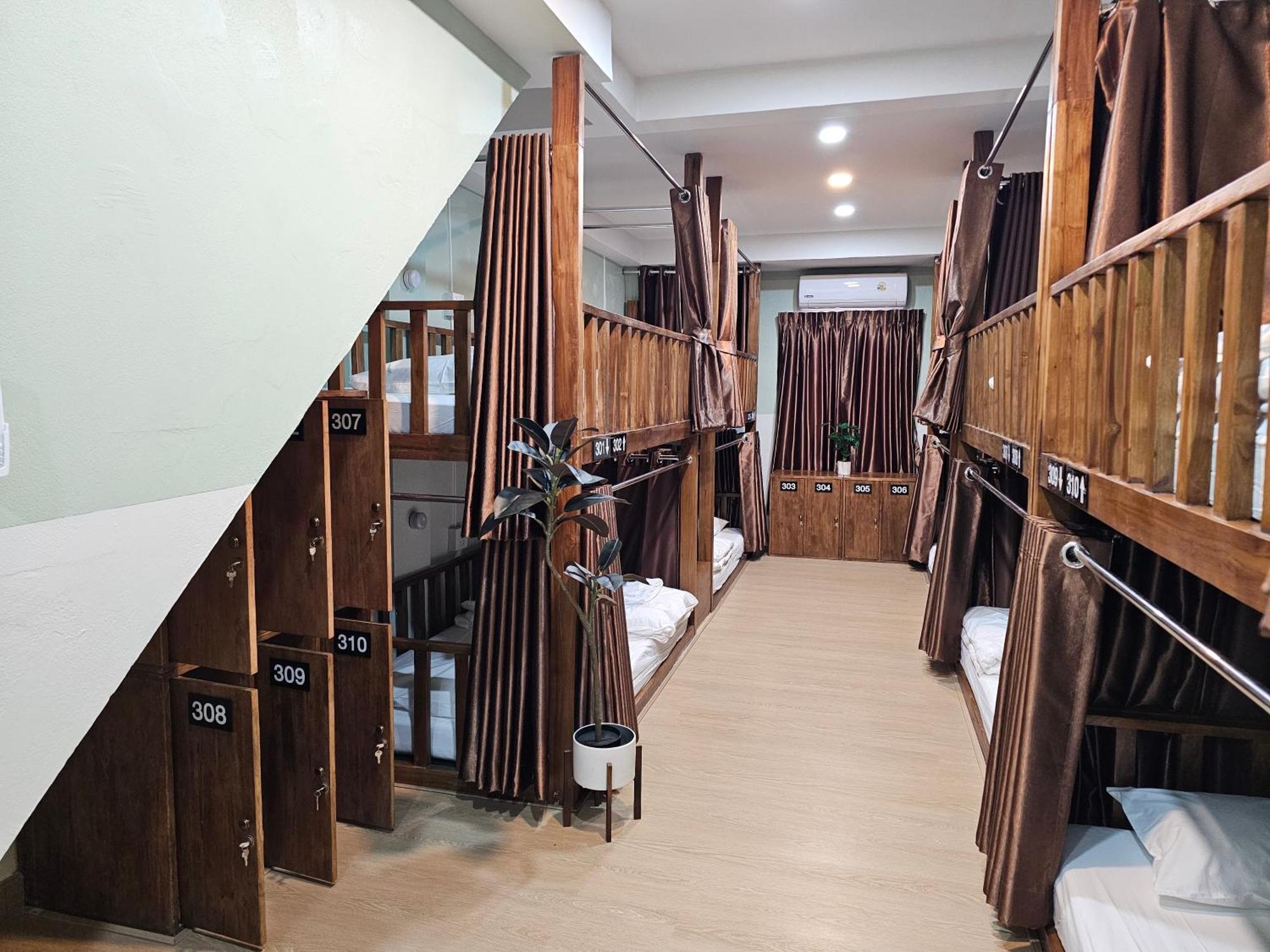 Lub Nai Hostel Patong Room photo