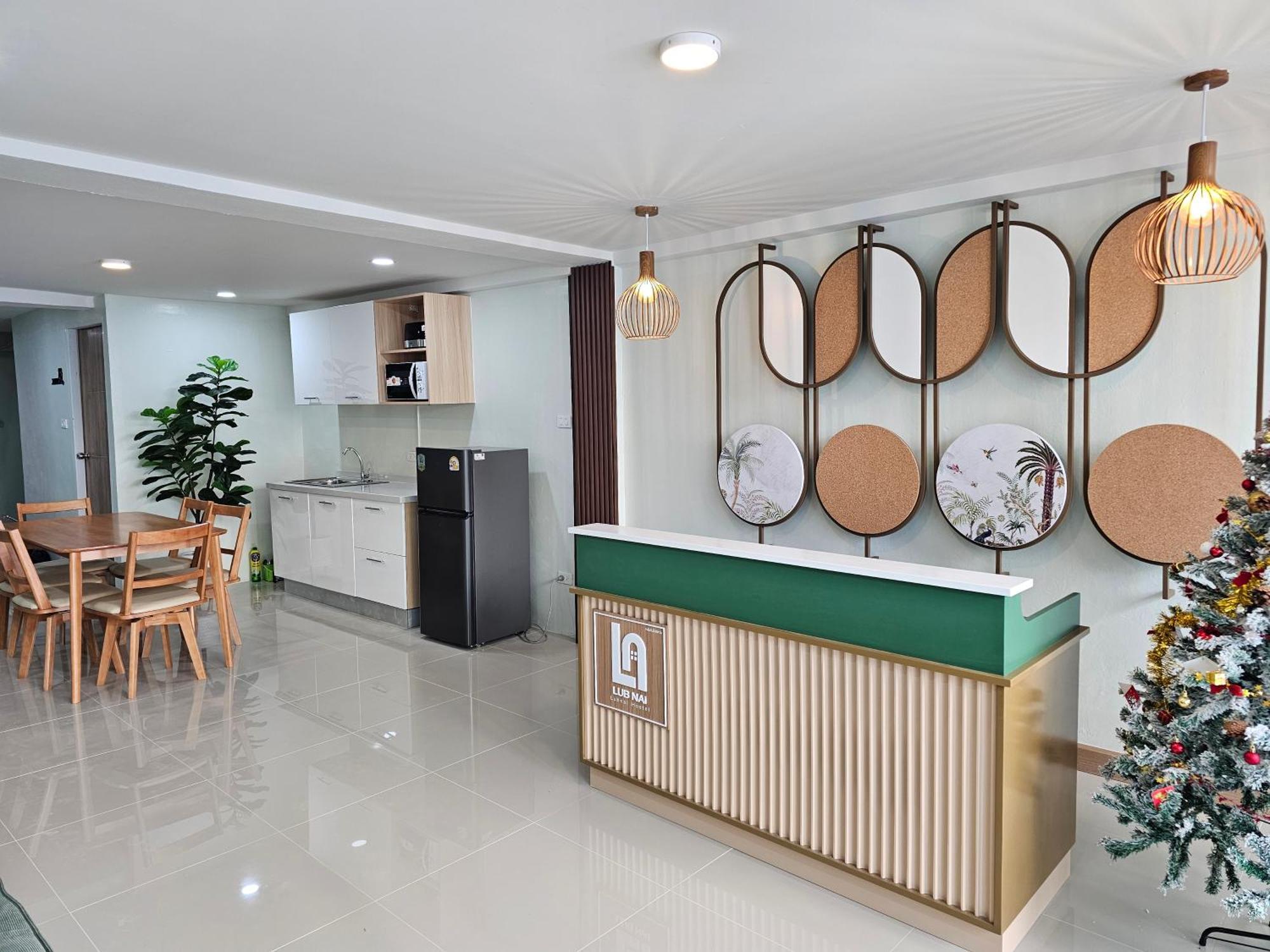 Lub Nai Hostel Patong Exterior photo